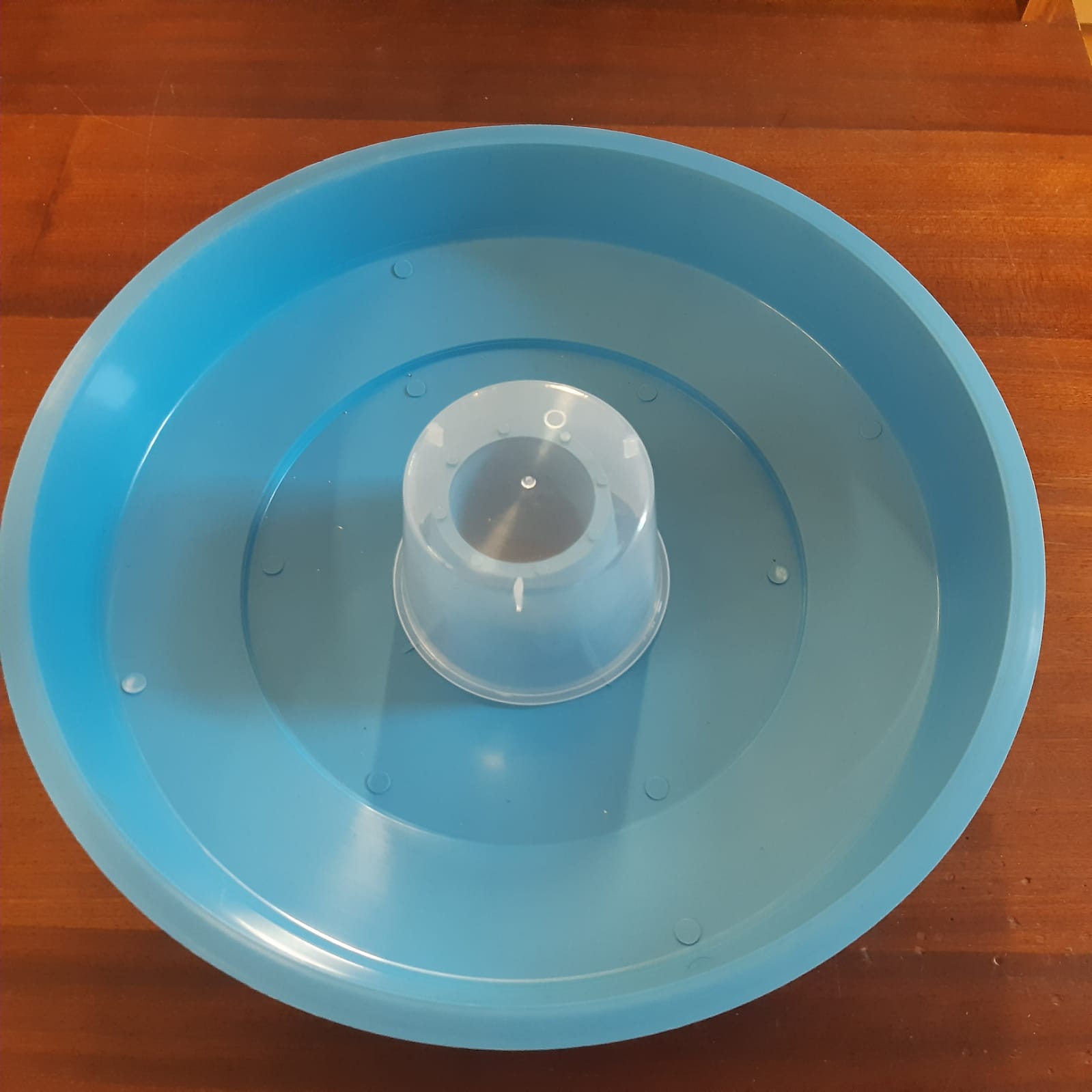 3f529ec0-0299-4f3d-897b-c9147925ab29-1.jpg Krmítko stropní tzv.ufo s víkem - Obrázek 1