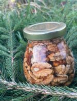 Vlašské ořechy v akátovém  medu 320g