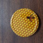 Víčko na sklenici na med TO82 včela