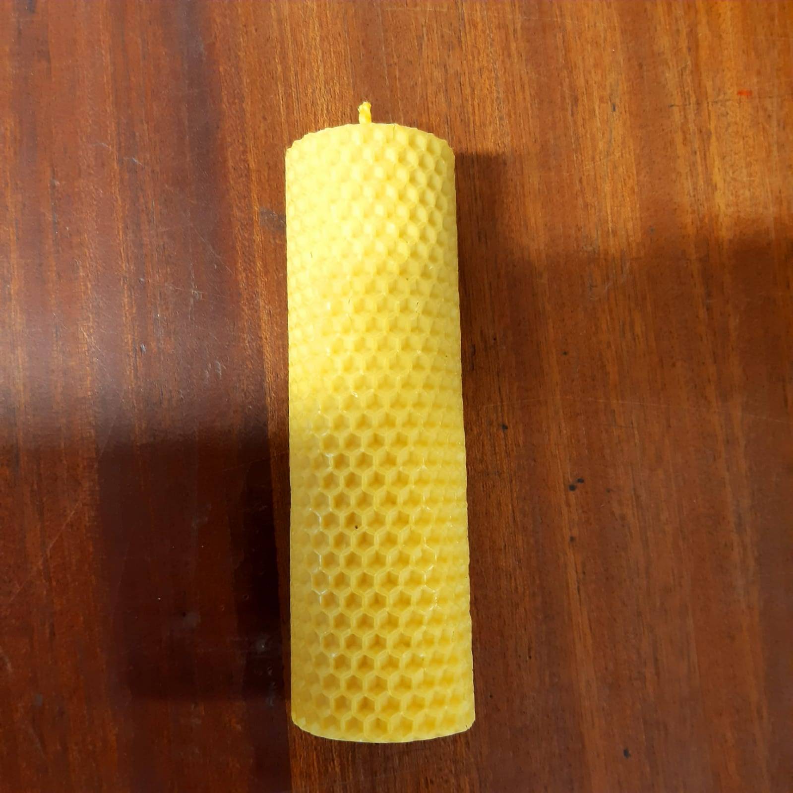 WhatsApp-Image-2020-11-16-at-15.37.42-e1605538122782.jpeg Svíčka stačená z včelího vosku - Obrázek 1