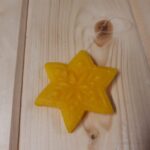 Vánoční ozdoby z včelího vosku-hvězda