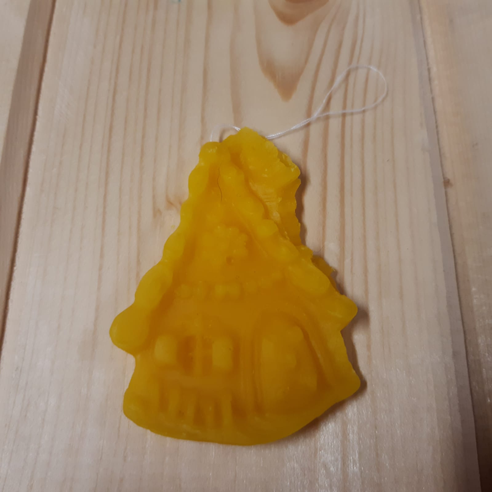 WhatsApp-Image-2021-11-24-at-16.41.02-3.jpeg Vánoční ozdoby z včelího vosku - perníková chaloupka - Obrázek 1