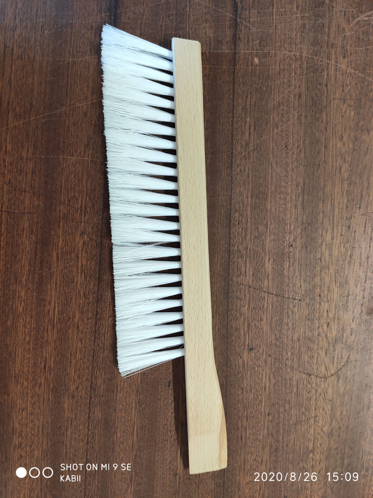 e9af1ac9-8e34-4f65-90b4-8120eaeec243.jpg Smetáček dřevěný s umělým vlasem - Obrázek 1