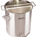 Nerezová stáčecí (dekantační) nádoba s poklicí a síty 30LSK